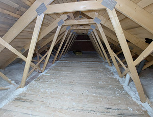 Zateplení stropu novostavby foukanou izolací